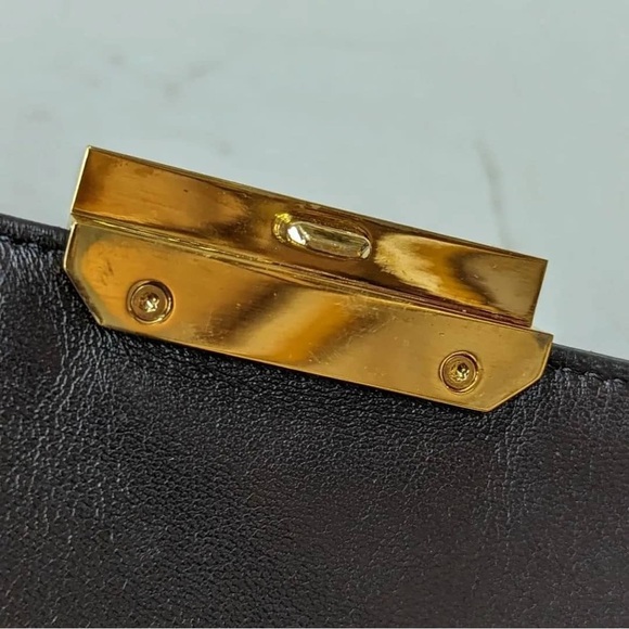 Authentic Chanel chic with me flap shoulder bag - Picture 3 of 11